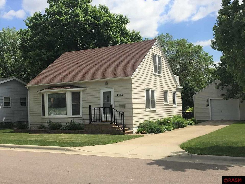1st image of 1121 N Washington Ave