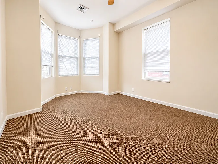 1828 Willington St — Photo 11