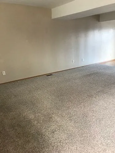 484 W Shore Dr Photo 1