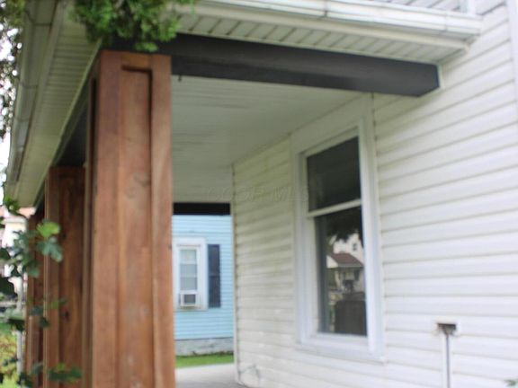 3rd image of 839 Bennett St