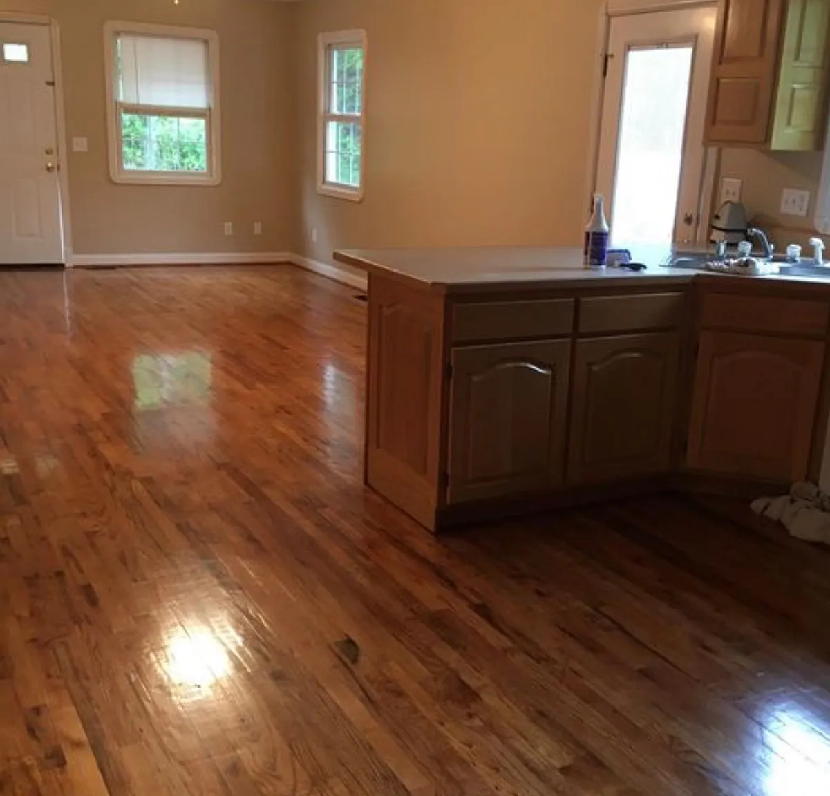 3 bed, $875 — Photo 1