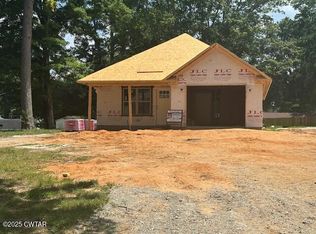 234 Lombardy St, Trenton, TN 38382