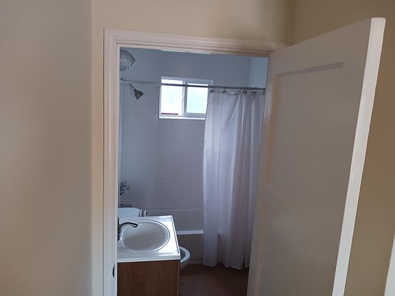 2nd image of 1423 59th Richmond Cir