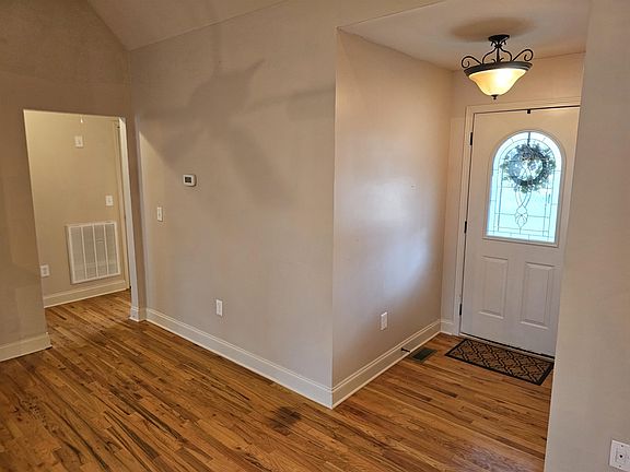 3rd image of 121 John Lancaster Rd