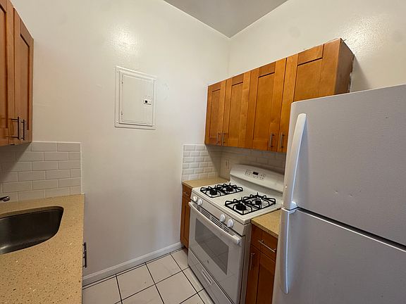 3rd image of 114 W 116th St APT 5
