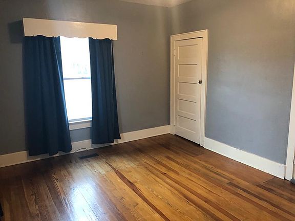 4th image of 1725 Earl Ave
