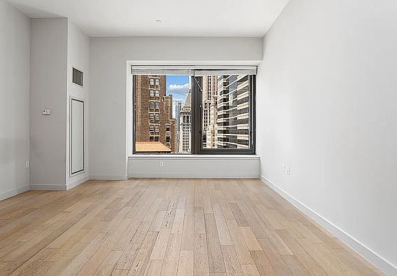 4th image of 75 Wall St APT 22I