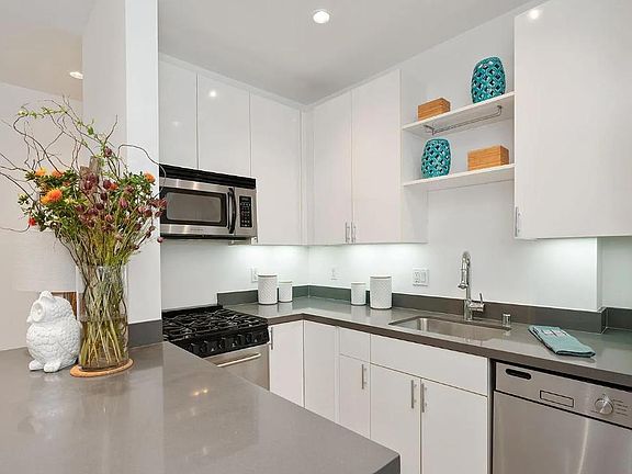 4th image of 901 Bush St APT 101