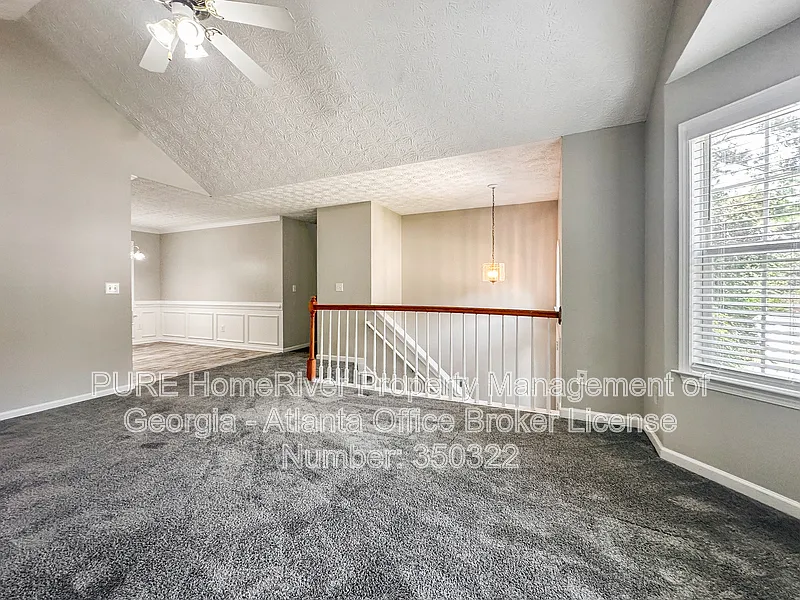 3 bed, 2.0 bath, 1146 sqft, $1,945 — Photo 3