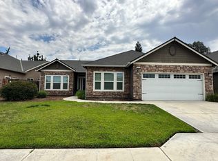 7478 N Shiraz Ave, Fresno, CA 93722