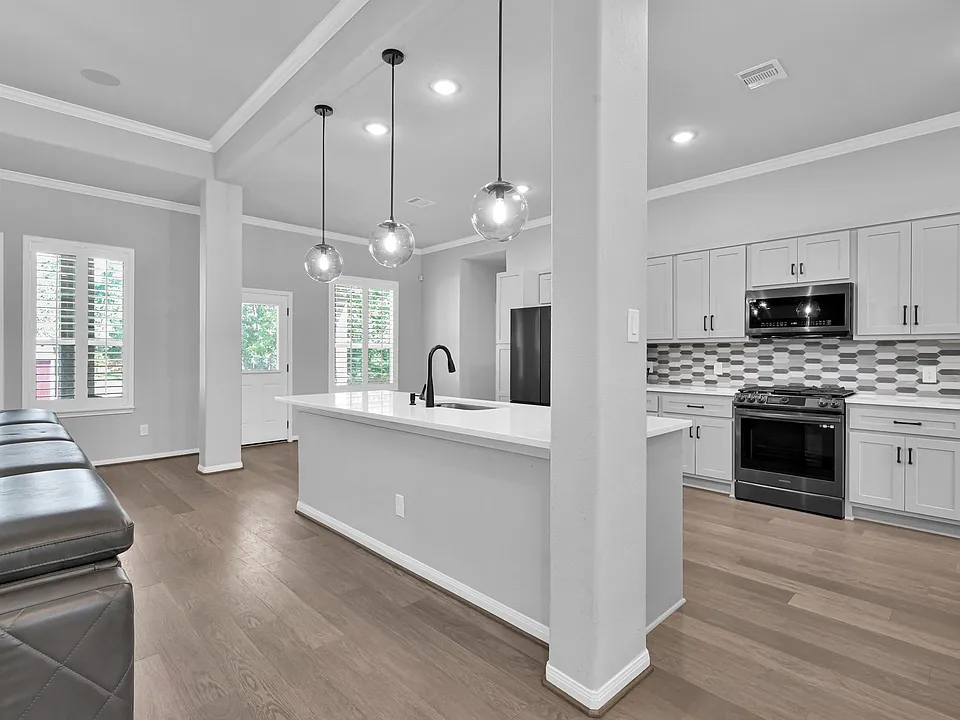 18207 Samie Nell Ct