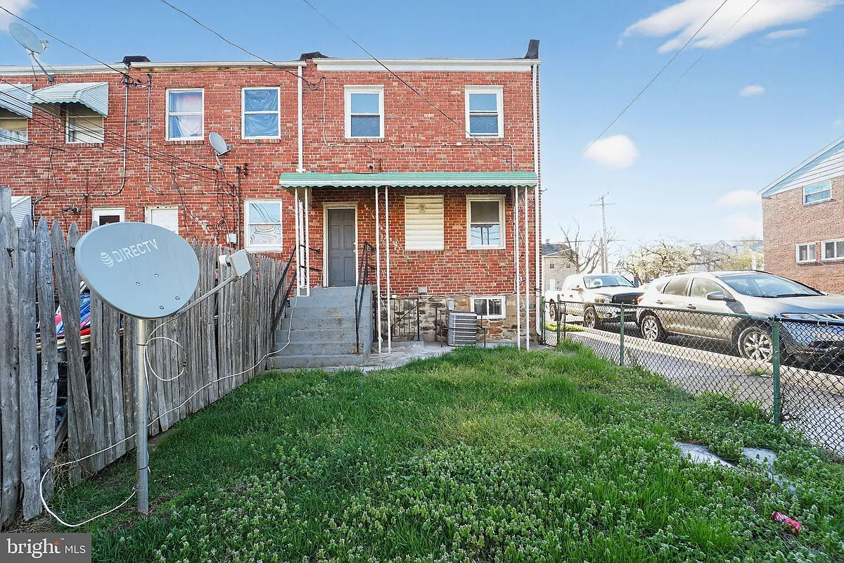 Building Photo - 3544 4th St