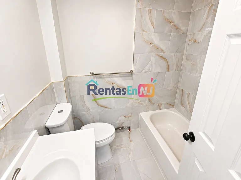 529 E Jersey St #2A — Photo 4