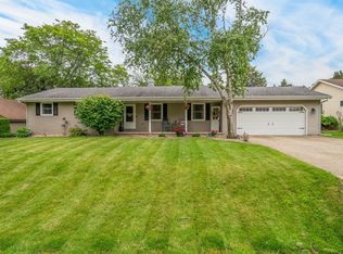 20 W Shoshone Dr, Appleton, WI 54911