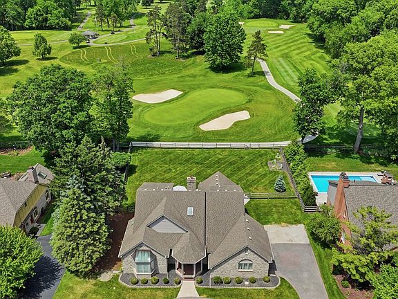 4th image of 7202 Oak Hill Dr