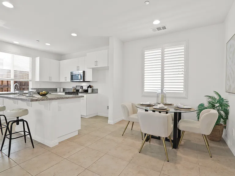 27 Linden Ln #27 — Photo 11