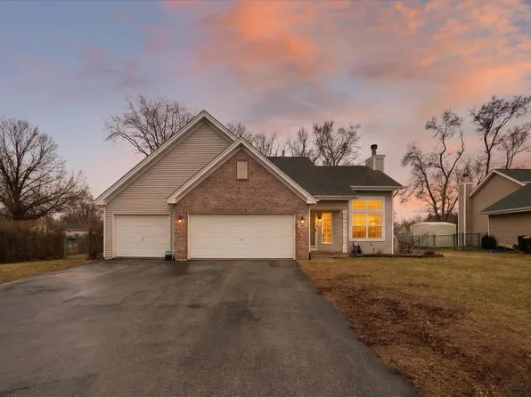 591 Rivercove Ct, Machesney Park, IL 61115