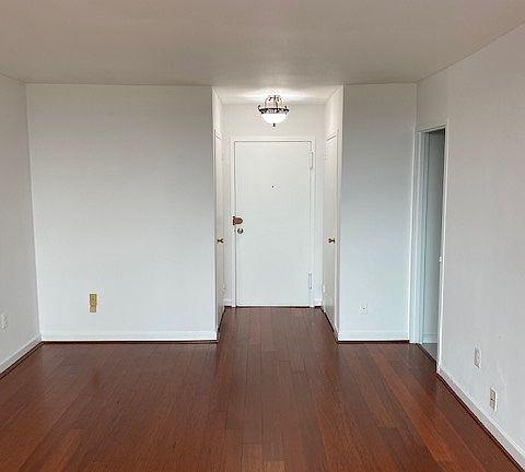 2nd image of 1011 Arlington Blvd APT 720