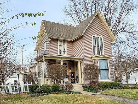 3rd image of 422 E Court St
