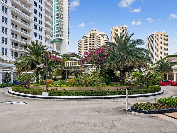 4th image of 701 BRICKELL KEY Boulevard #1604