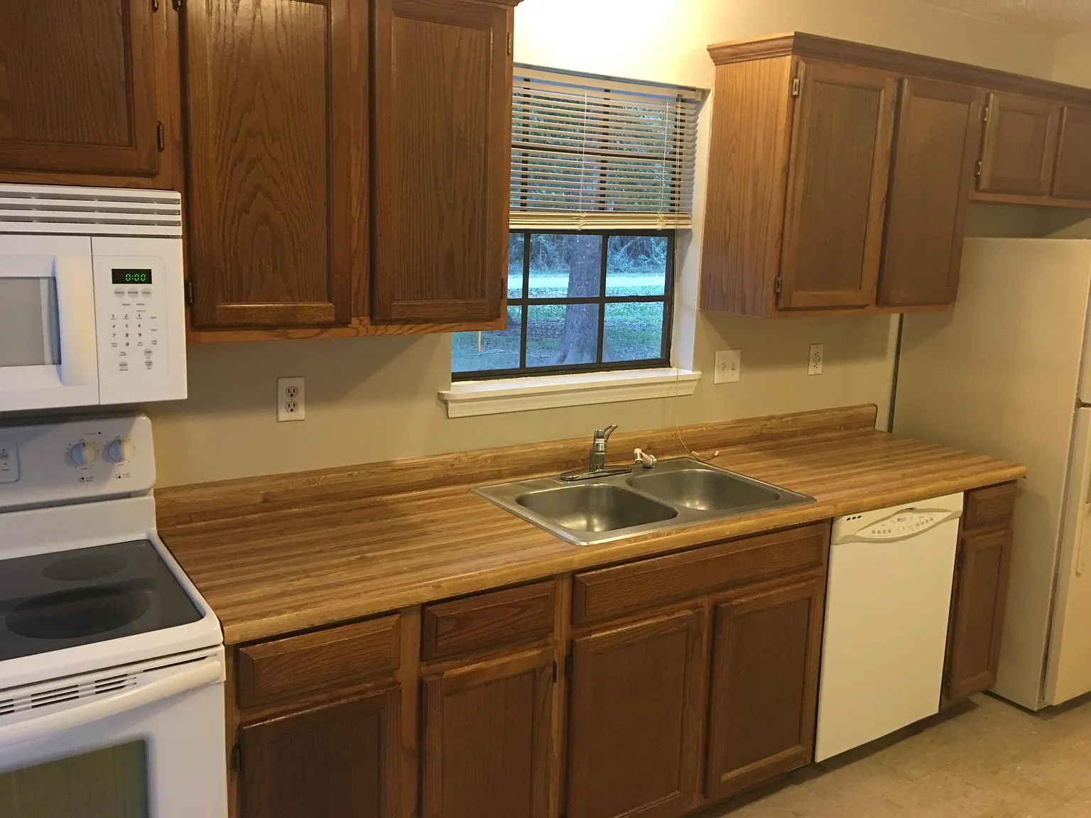15145 Pine St — Photo 2