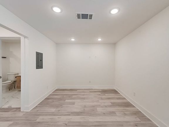 2nd image of 4315 Gaston Ave #103