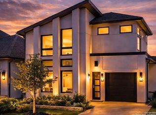 330 Navarro, Boerne, TX 78006