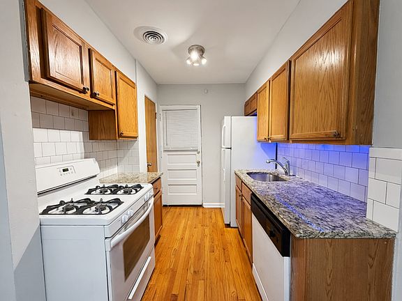 5th image of 6535 N Mozart St #1GF