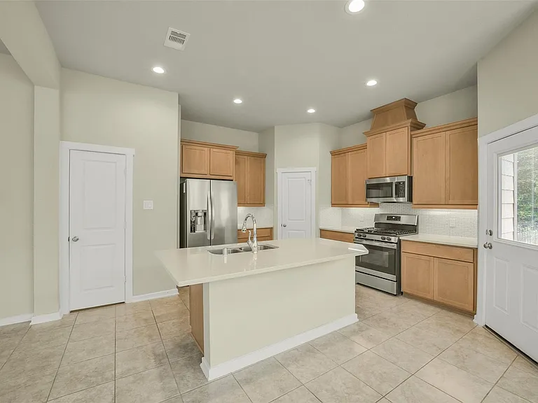 323 N Spotted Fern Dr — Photo 9