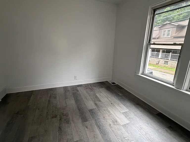 3072 Auberle St — Photo 2