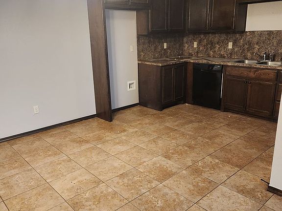 3rd image of 700 NE 21st Ter
