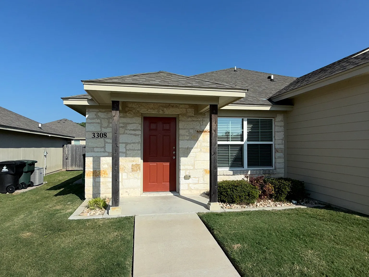 1 bed, 767 sqft, $1,050 — Photo 1