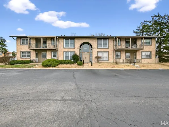 3181 Carefree Ln APT A, Florissant, MO 63033