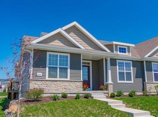 660 Hillcrest Dr, Waunakee, WI 53597