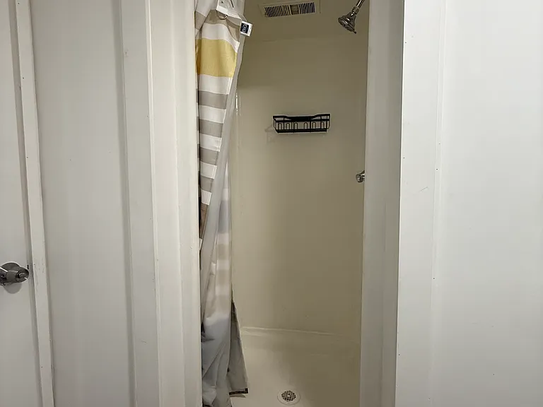 194 Main St #1R — Photo 8