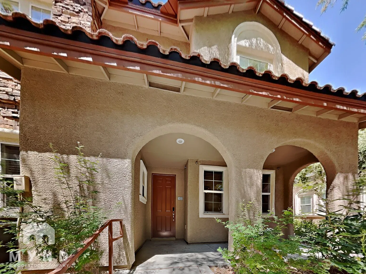 3 bed, 2.5 bath, 1572 sqft, $1,915 — Photo 2