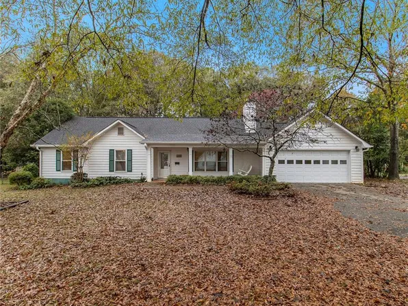 2951 Windcrest Dr, Hampton, GA 30228