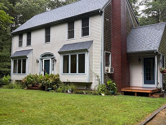 2nd image of 2 Stonegate Ln