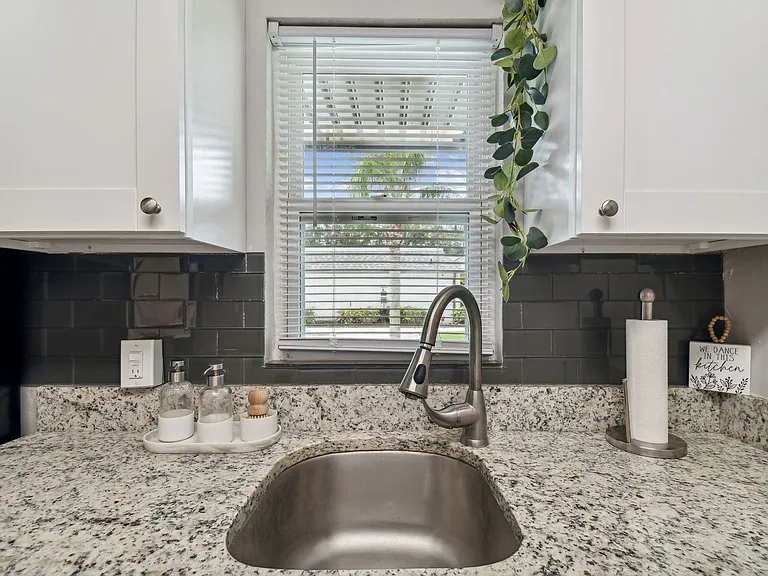 Great Location - SOUTH TAMPA - SOHO / Hyde Park Area — Photo 12