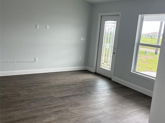 4th image of 634 Royce Rd