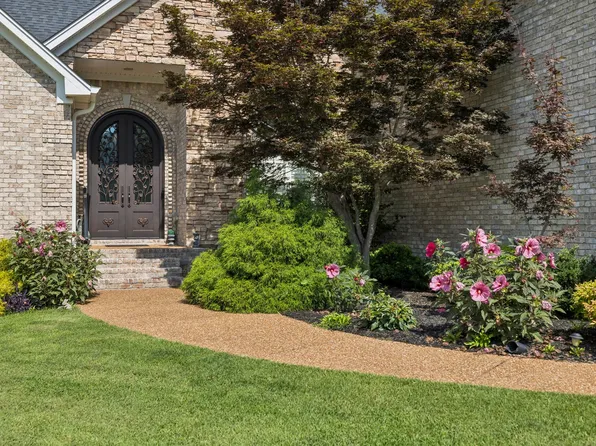 402 Five Oaks Blvd, Lebanon, TN 37087