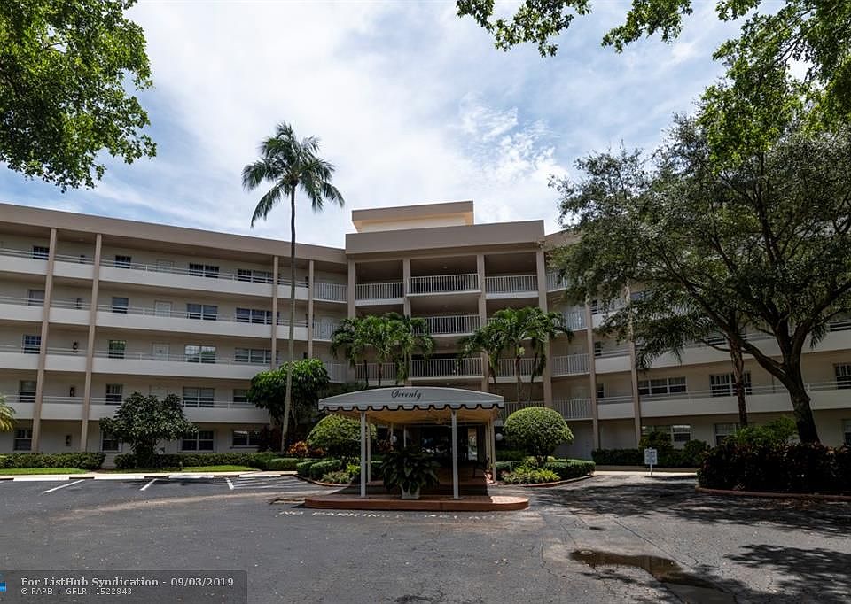 1st image of 3800 Oaks Clubhouse Dr APT 312