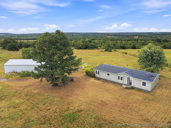 3rd image of 29982 Dustin Rd