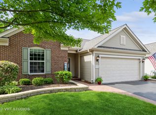 2631 Venetian Ln, Elgin, IL 60124