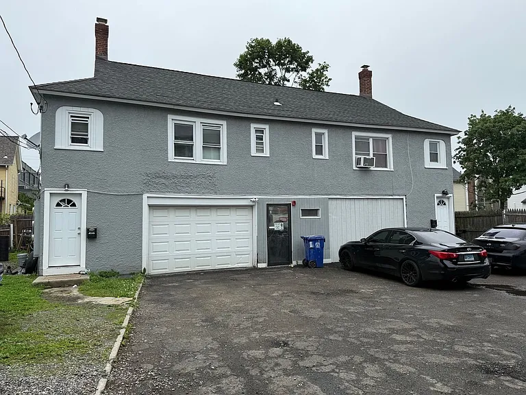 61 Van Zant St — Photo 2