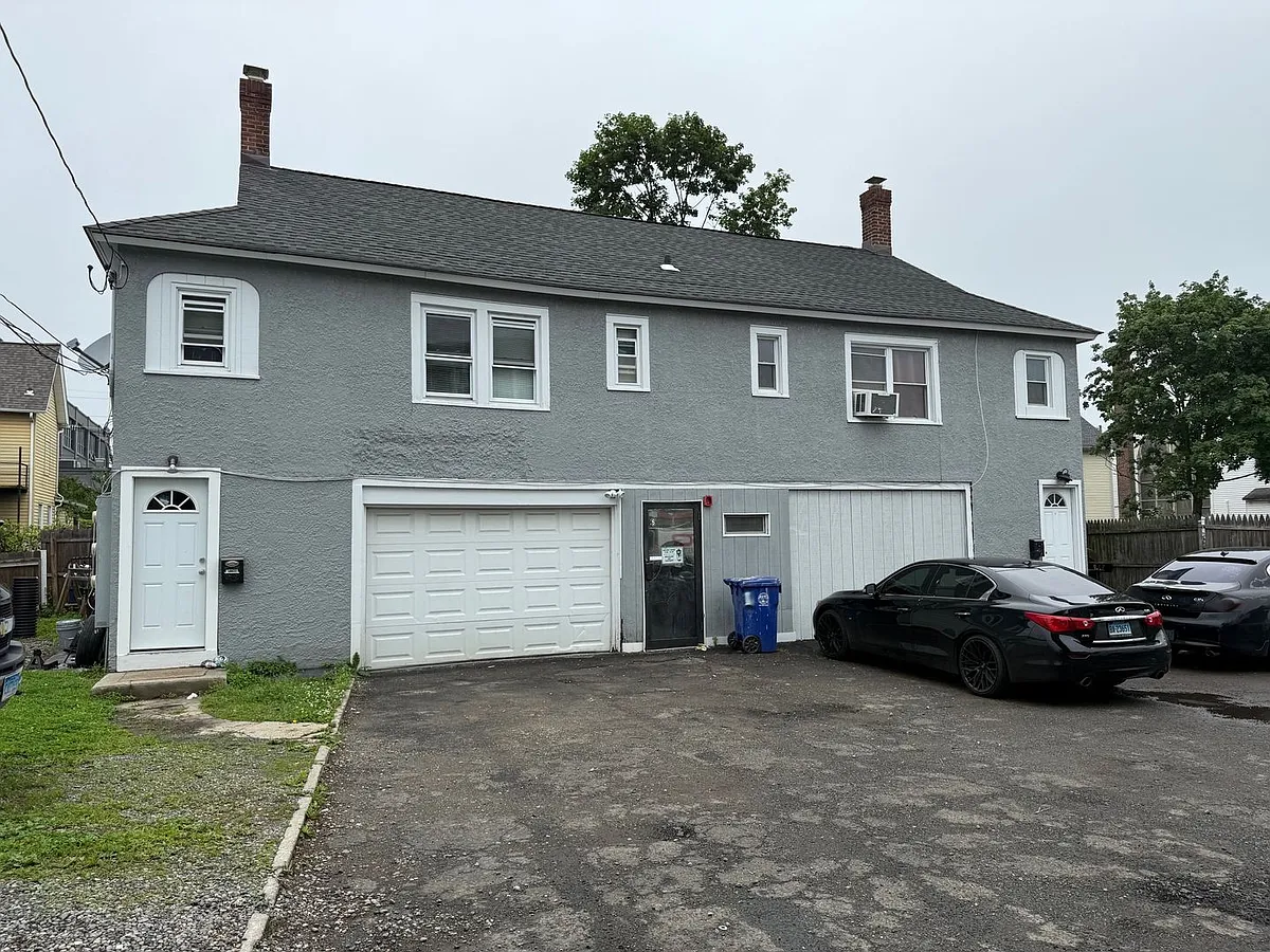 Building Photo - 61 Van Zant St