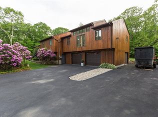 111 Langlais Dr, Scituate, RI 02831