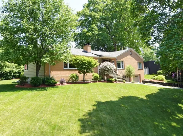 64 Kinnicutt Rd, Worcester, MA 01602