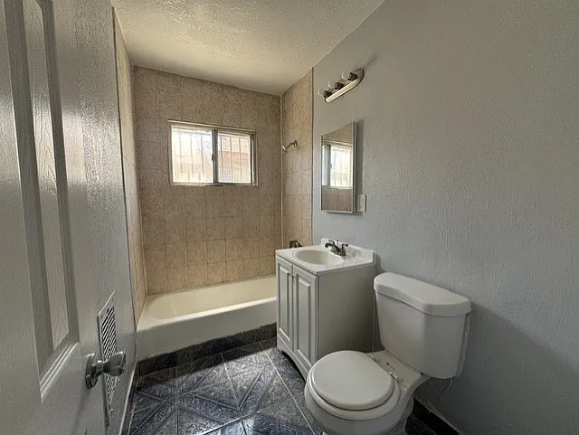 617 W Century Blvd #1 — Photo 5