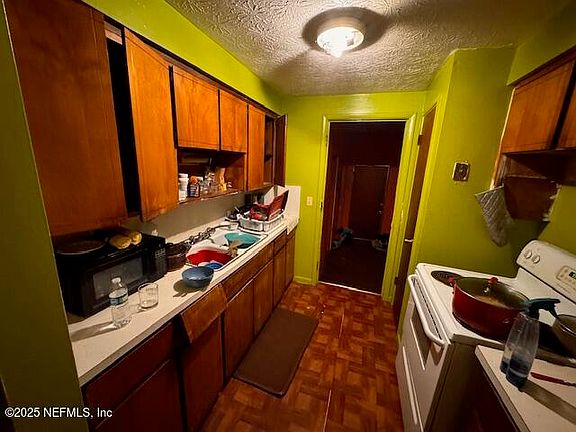 5th image of 2693 W 23RD Street
